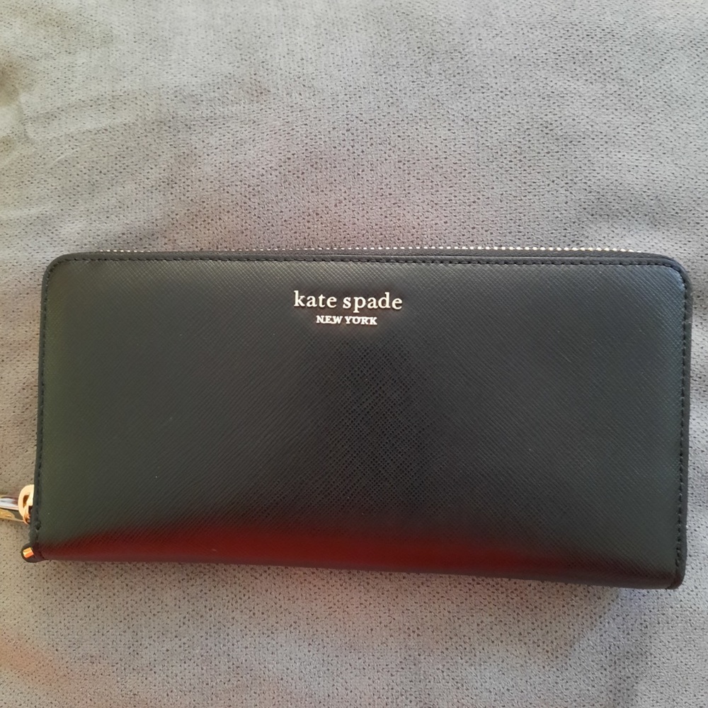 NWT Kate spade Spencer Travel Wallet